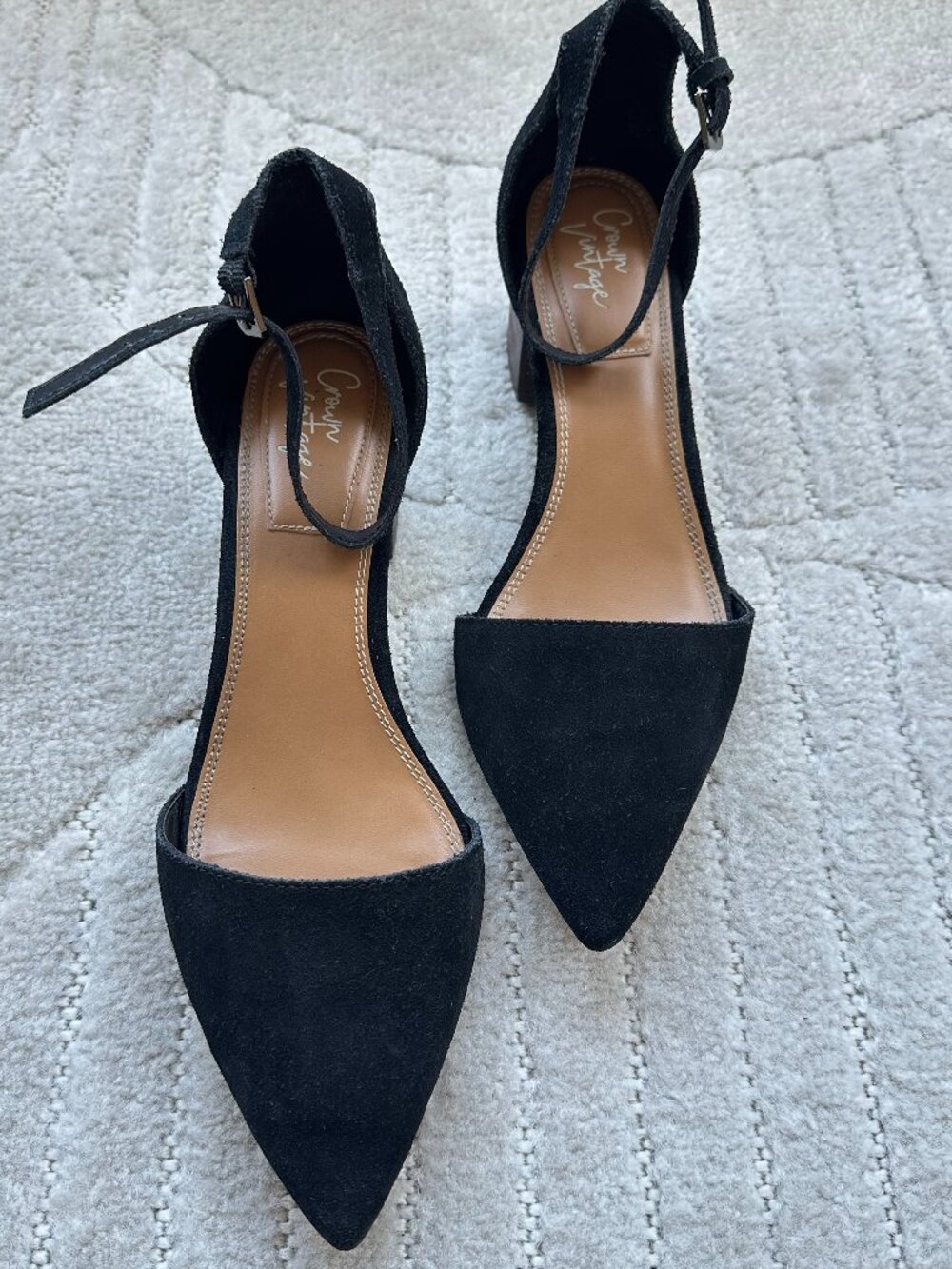 Crown Vintage Black Suede Pointed Toe Ankle Strap Block Heel Pumps Size 8